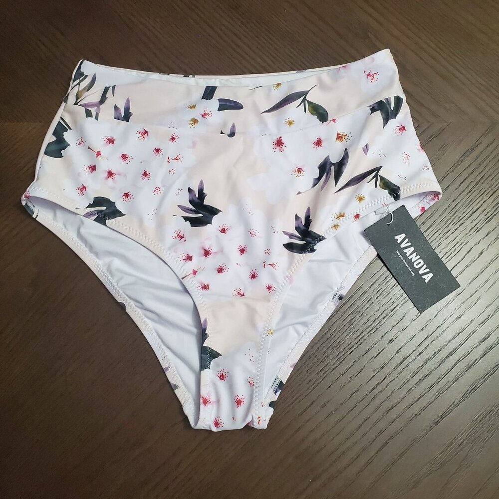 Avanova swim bottoms Women's size Small New With Tags